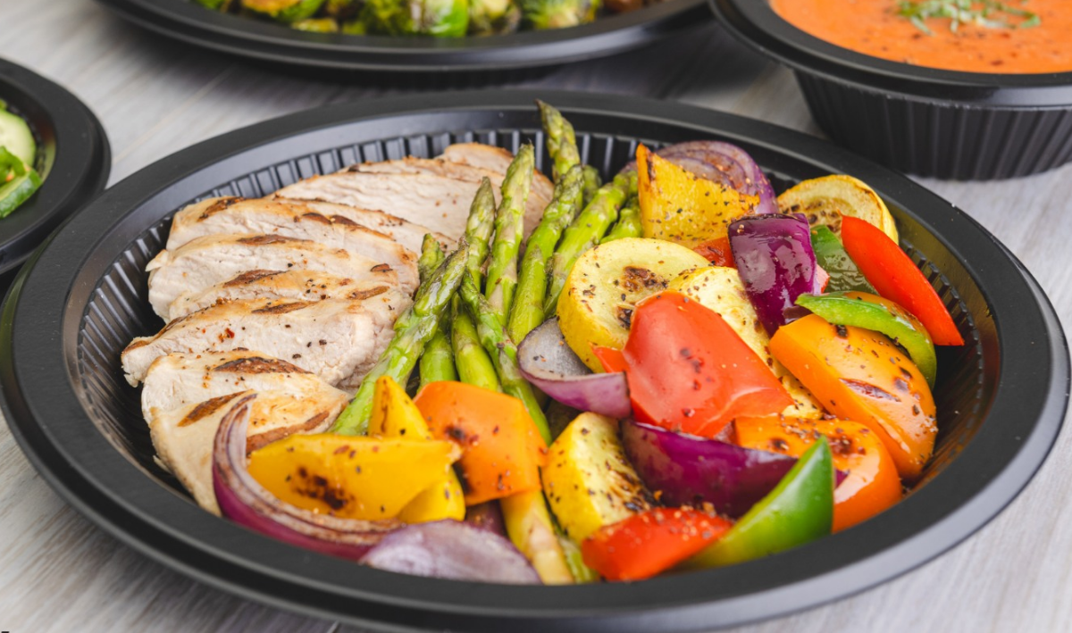 كيف يتعامل صندوق السوشي الدائري القابل للتحلل مع الرطوبة والتكثيف الناتج عن السوشي الطازج؟